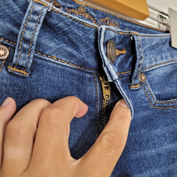 Wax Jean Mid Wash Sandblasted Whiskered Boot Cut Denim Jeans Stretch Size 0 - Picture 2 of 10